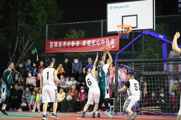 为当代的