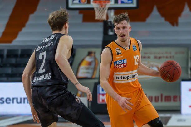 这位年轻球 这位年轻球