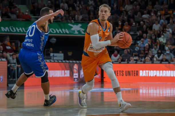 而眼下关于 而眼下关于