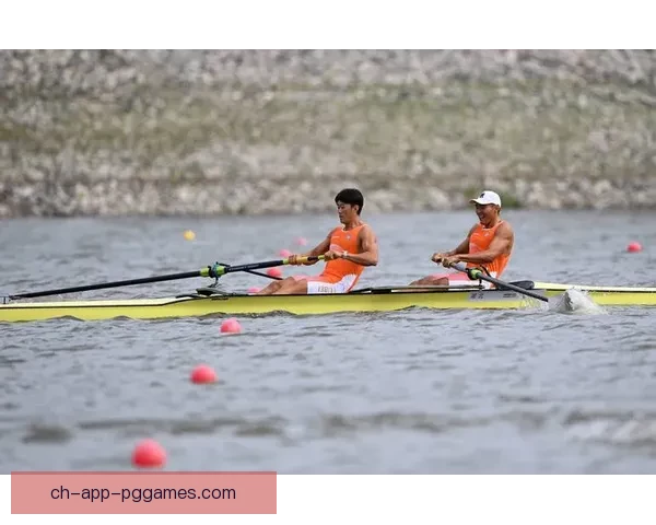 激情划桨！赛艇竞速全程直播